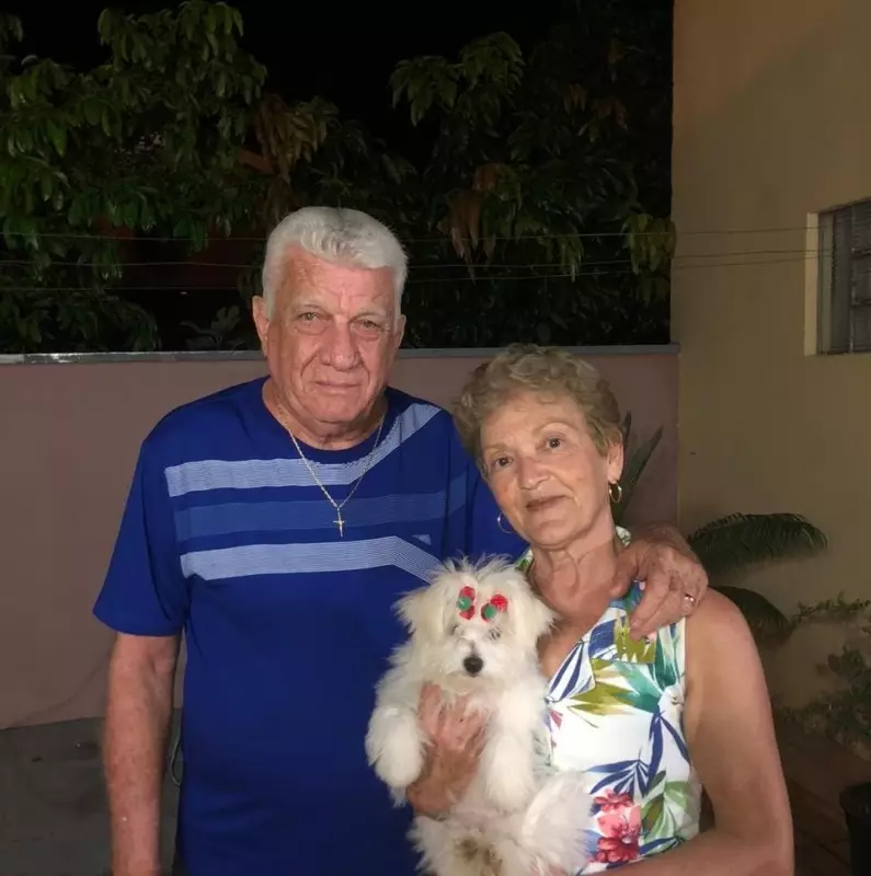 Após 52 anos de casamento, homem confessa assassinato da esposa e aguarda júri em liberdade há dois anos