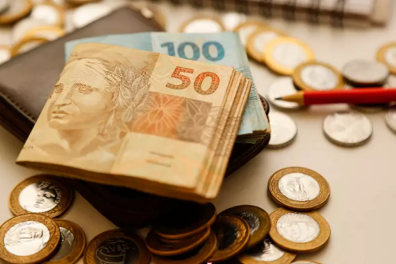 Arrecadação federal atinge R$ 2,367 trilhões em 2025, melhor resultado em 25 anos