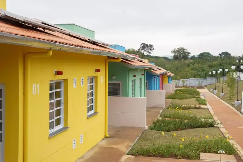 Atibaia entrega 24 moradias do Programa Vida Longa para idosos