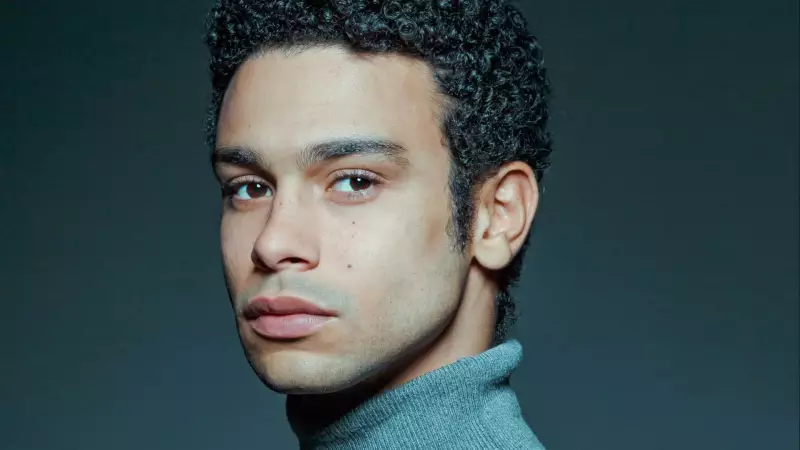 Ator Sérgio Malheiros tem celular roubado em Ipanema