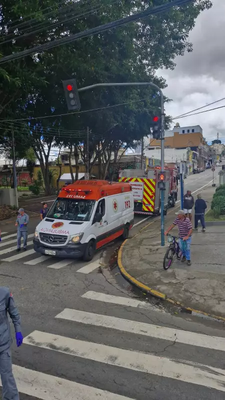 Atropelamento por caminhão deixa homem sem braço em Mogi das Cruzes