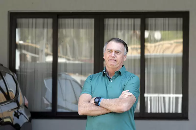 Bolsonaro ganha 500 mil seguidores nas redes mesmo com perfil bloqueado