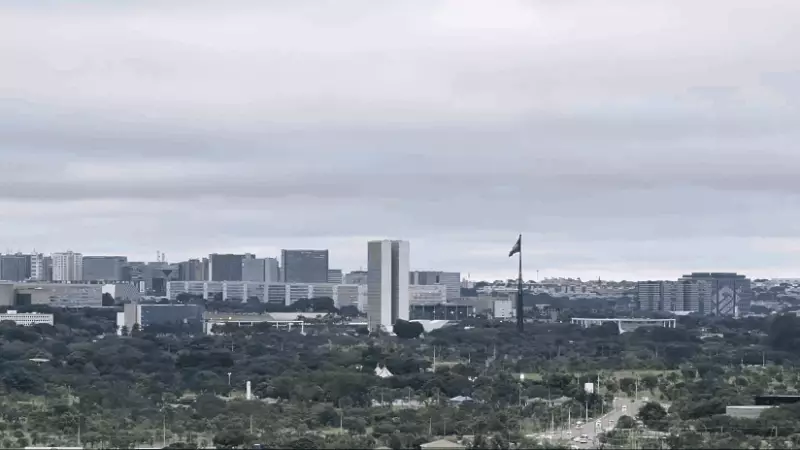 Brasília: fim de semana com calor de 29°C e alerta de chuvas fortes