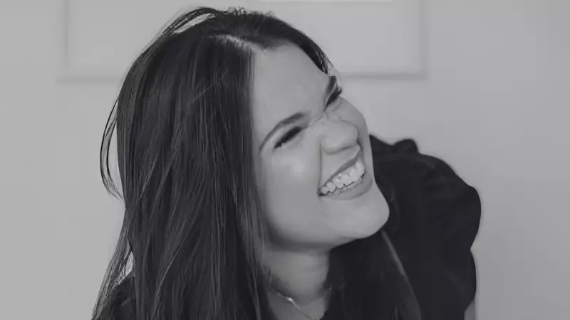 Cabeleireira de 28 anos é morta a facadas em Uberaba; polícia busca amigo