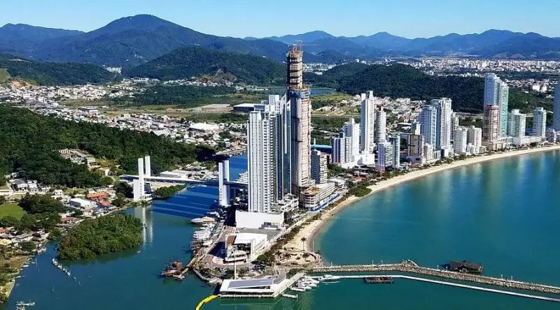 Camboriú atinge 117 mil habitantes e se consolida como polo de crescimento