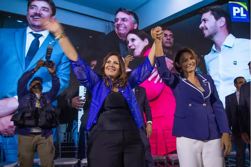 Candidatura de Bia Kicis altera disputa no DF e sinaliza projeto nacional de Michelle