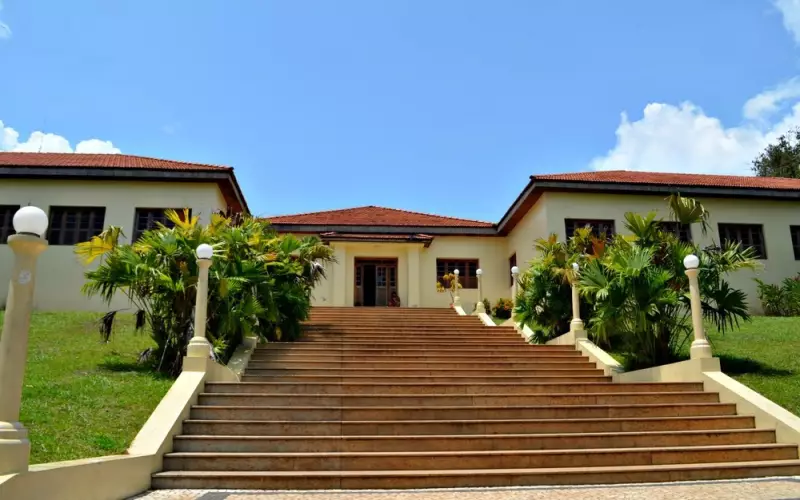 Caso Chocante no Acre: Bebê Declarado Morto é Encontrado Vivo Durante Velório, e Gerente da Maternidade é Demitida