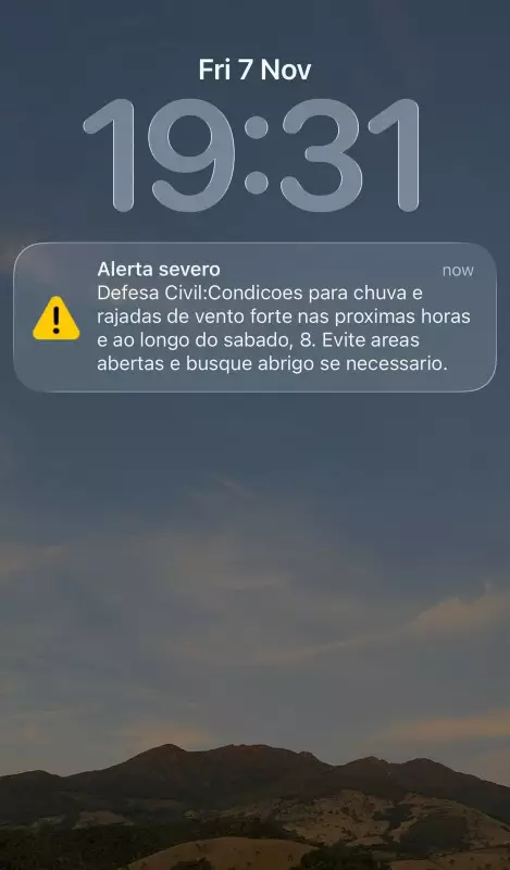 Ciclone no Vale do Paraíba: ventos de 115 km/h e alerta severo