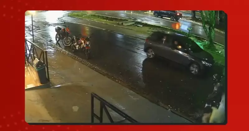 Câmera flagra momento brutal: pistoleiros executam jovem em emboscada na frente de tabacaria em Manaus