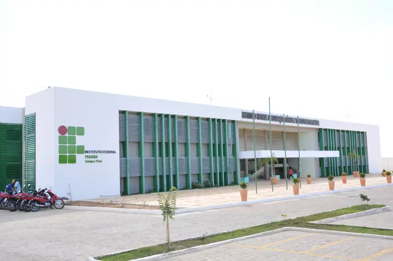 Concurso IFPB: Inscrições prorrogadas com 53 vagas e salários até R$ 4,9 mil