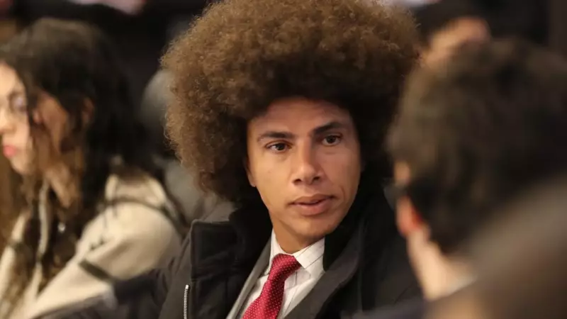 Deputado Renato Freitas sofre agressão em Curitiba e reage em legítima defesa