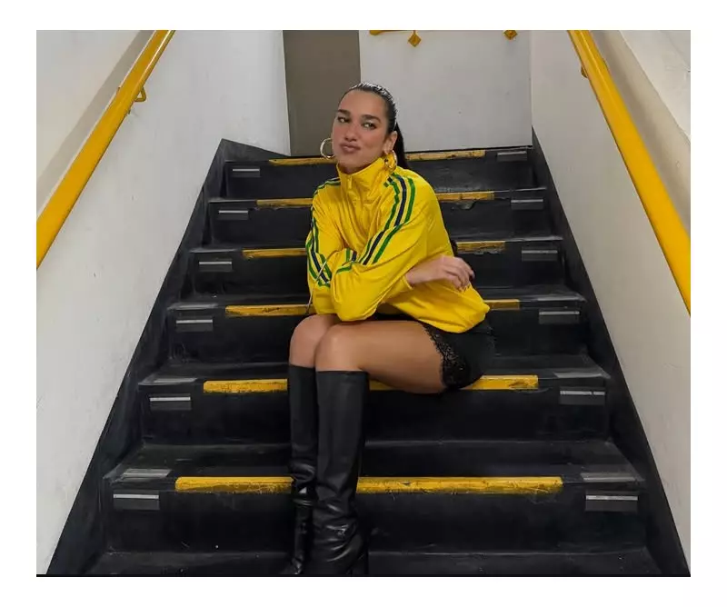 Dua Lipa abraça Brazilcore: oncinha, churrasco e estilo verde-amarelo