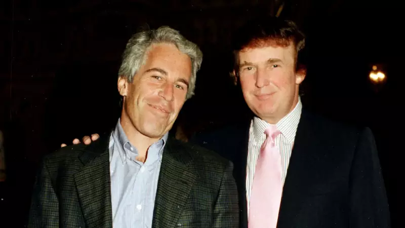 E-mails de Epstein revelam críticas de Trump e fotos com garotas