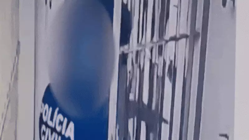 Empresário de 45 anos agride policial em delegacia do ES após prisão por embriaguez