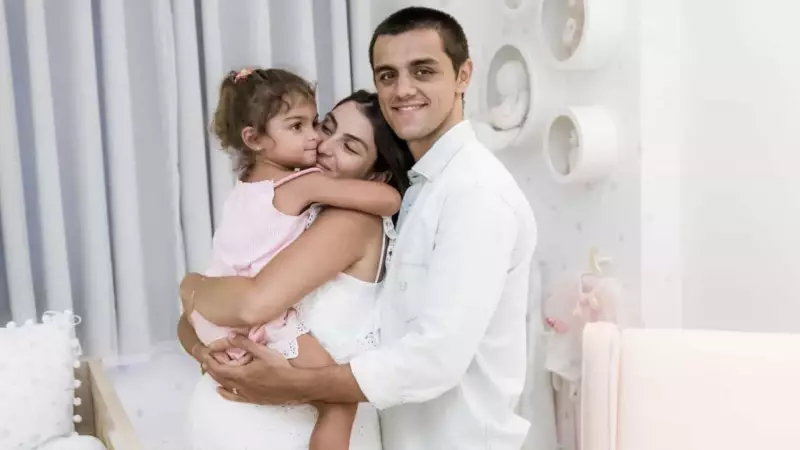 Esposa de Felipe Simas Revela Pedido Inusitado a Deus Sobre a Carreira do Marido