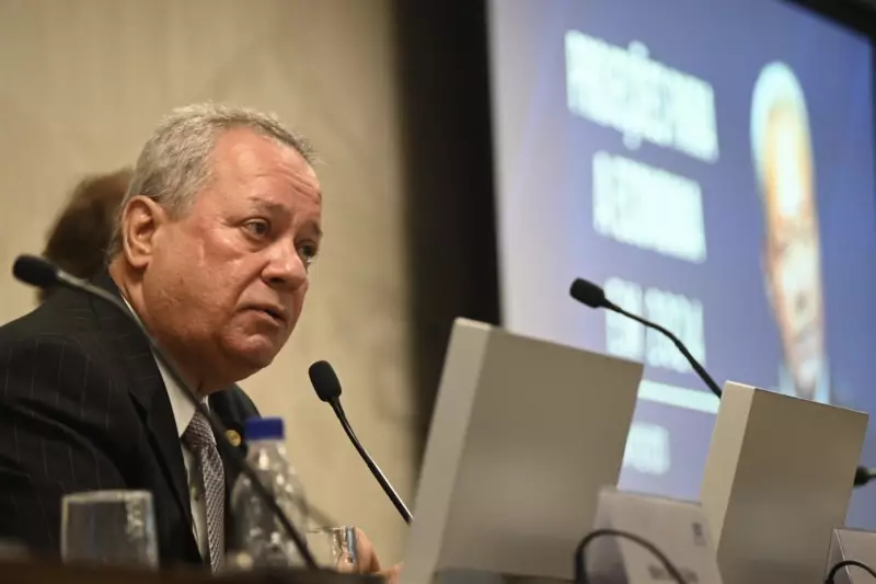 EUA suspendem tarifas sobre 238 produtos brasileiros; CNI comemora