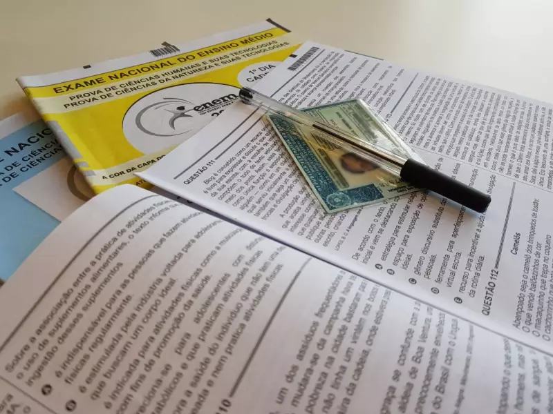 Fé e Estudo se Encontram: Candidatos do ENEM 2025 Recebem Bênção das Canetas em Missas em Divinópolis