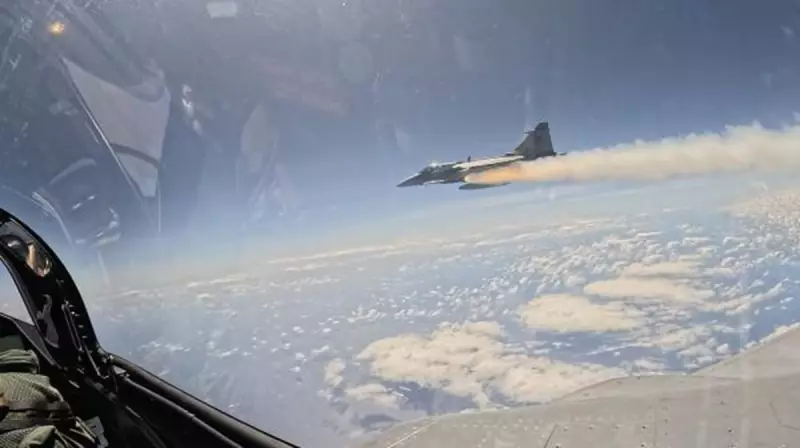 FAB testa com sucesso míssil Meteor no caça F-39 Gripen