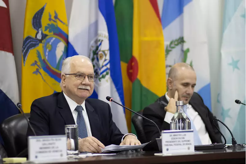 Fachin alerta sobre ressurgimento do populismo antidemocrático no Brasil