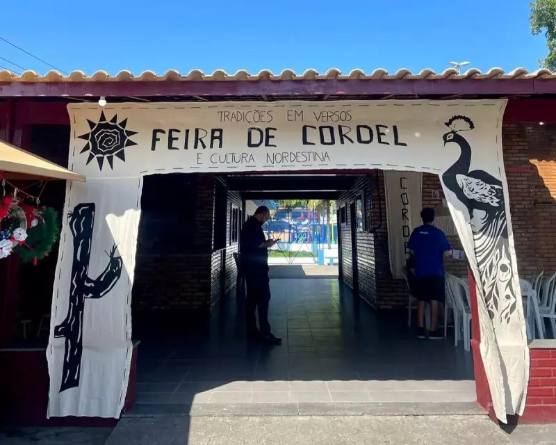Feira de Cordel e Cultura Nordestina anima Macaé com música e poesia