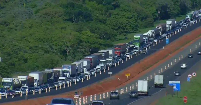 Feriado prolongado deve levar 349 mil veículos às rodovias de SP