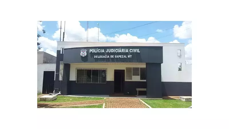 Filho com esquizofrenia tenta matar mãe de 71 anos com pé de cabra