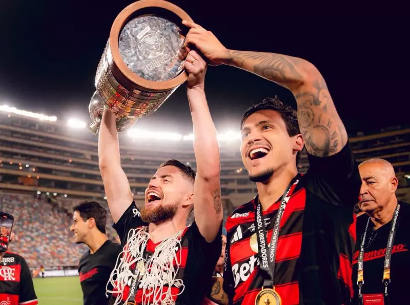 Flamengo vence Palmeiras por 1 a 0 e conquista Libertadores 2025