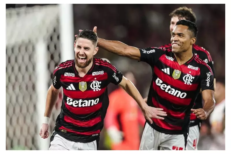 Flamengo vence RB Bragantino por 3 a 0 e amplia liderança do Brasileirão