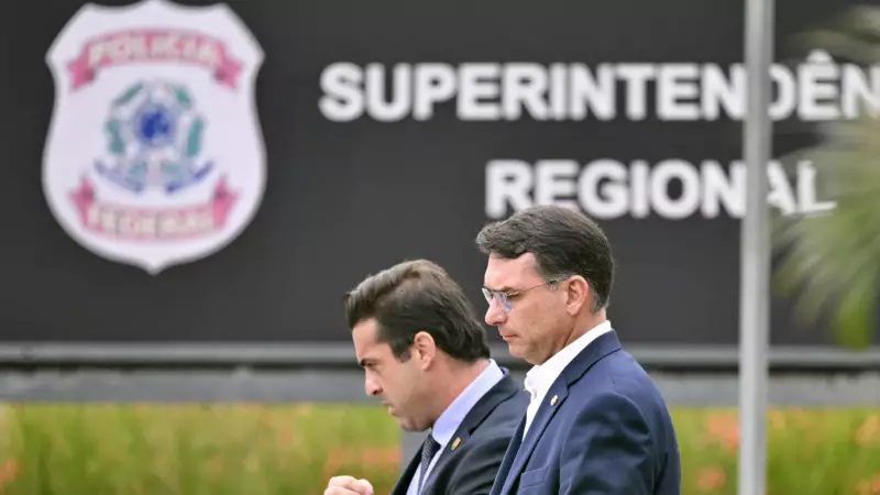 Flávio Bolsonaro revela pedido do pai por anistia e crise de soluço na prisão