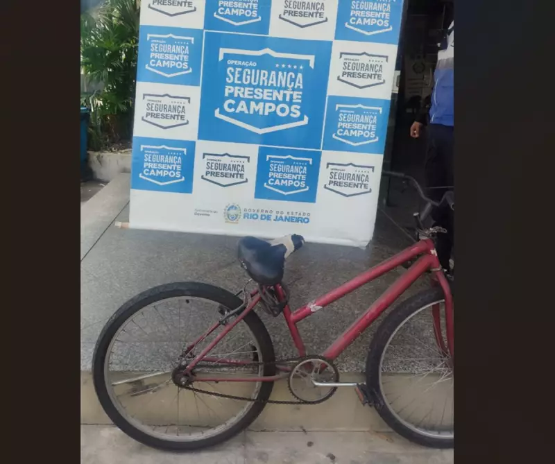 Foragido da Justiça é Preso em Campos após Furtar Bicicleta e Colidir com Viatura Policial