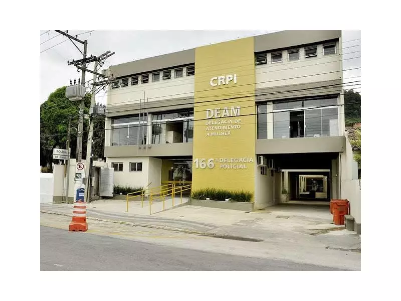 Foragido há 10 anos é preso em Angra dos Reis após denúncia