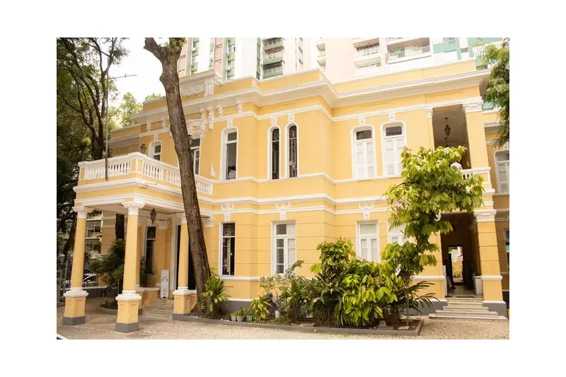 Funceb abre 6 vagas temporárias em Salvador com salário de R$ 2,3 mil