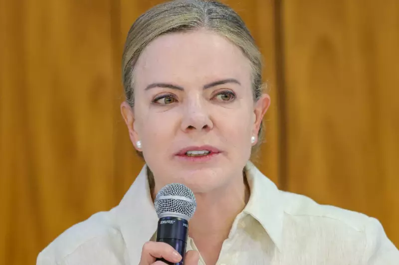 Gleisi Hoffmann defende prisão de Bolsonaro decretada por Alexandre de Moraes