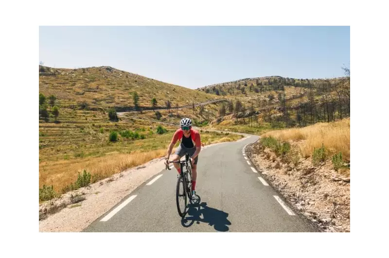 Água com Eletrólitos: Especialistas Revelam Quando Vale a Pena Usar Após o Treino