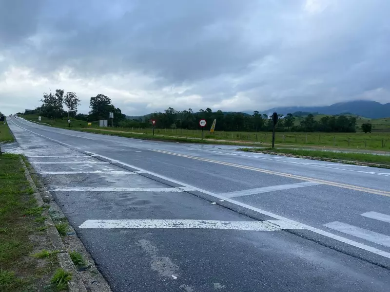 Homem é assassinado com tiros na cabeça em rodovia de Tremembé