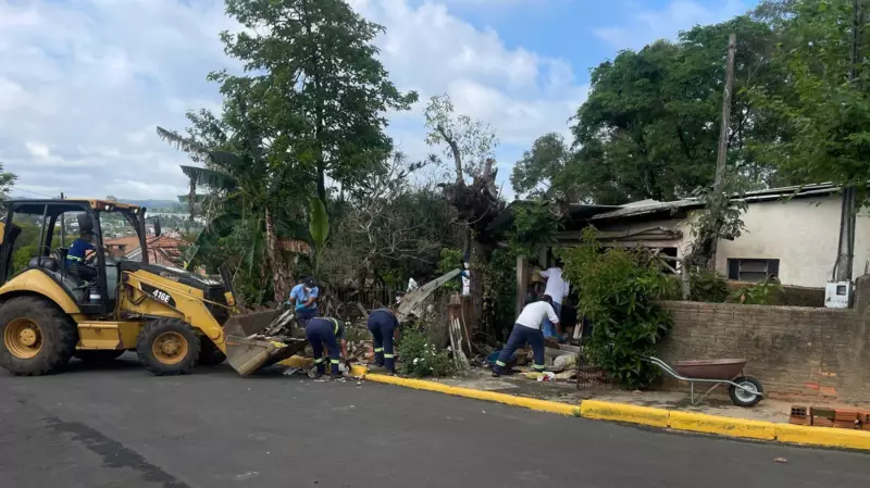 Honestidade Atrás das Grades: Detenta Encontra e Devolve R$ 8 mil Durante Trabalho em Serviços Públicos no PR