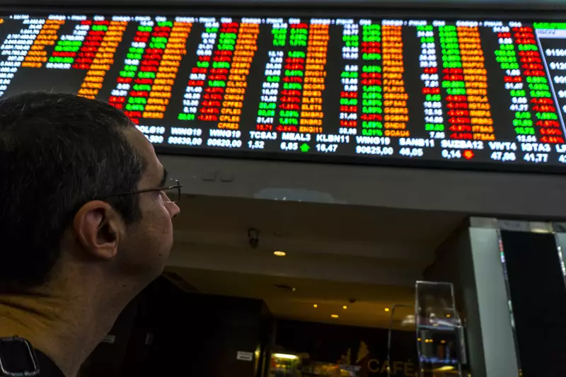 Ibovespa supera 158 mil pontos com otimismo externo e foco no BC