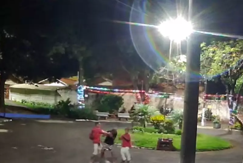 Idoso de 70 anos é agredido ao defender decoração de Natal em Ourinhos