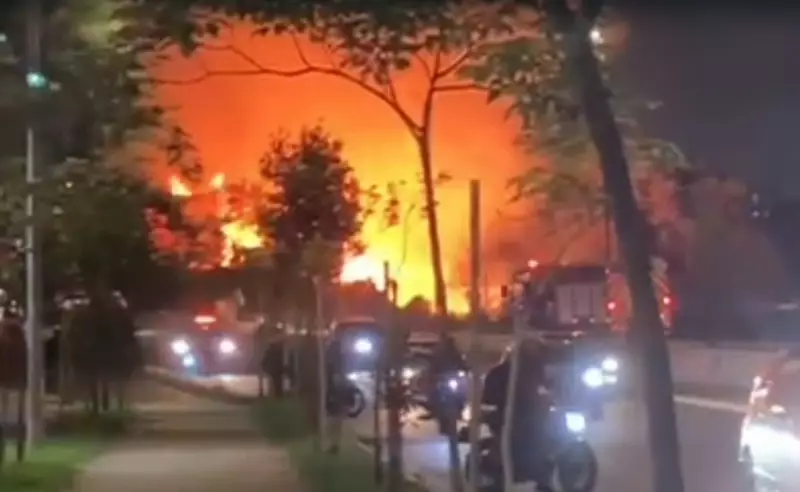 Incêndio atinge comunidade no Campo Belo: 18 viaturas no local