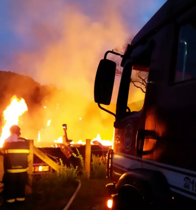 Incêndio em casa de luxo em Campos do Jordão mobiliza bombeiros