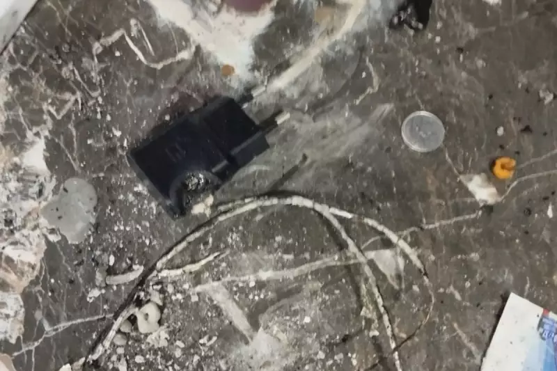 Incêndio em Corumbá: carregador na tomada queima casa inteira