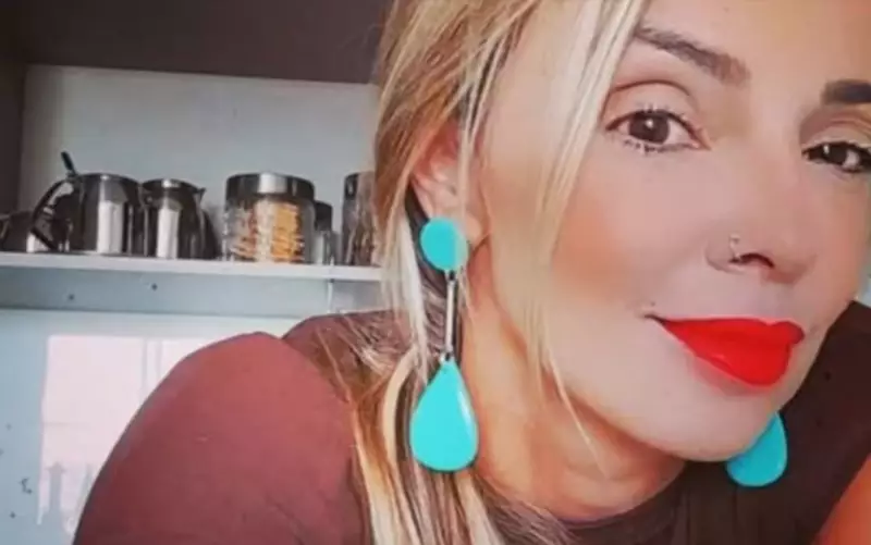 Influenciadora 'Esquerdogata' investigada por rifas ilegais e injúria racial