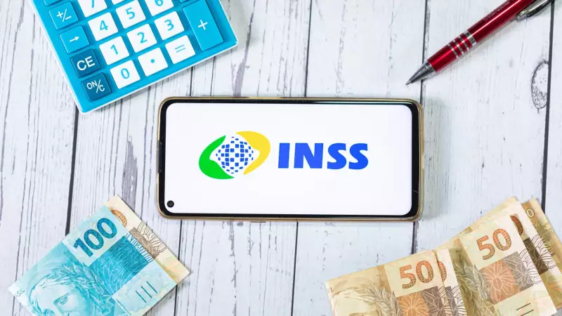 INSS paga 13º salário a 2,4 milhões em novembro; calendário completo