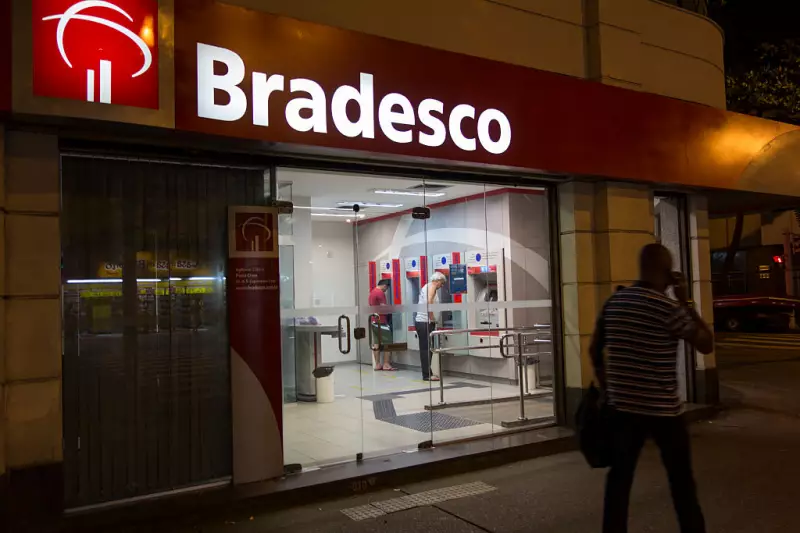 Instabilidade atinge apps do Bradesco e Santander em dia de 13º e Black Friday