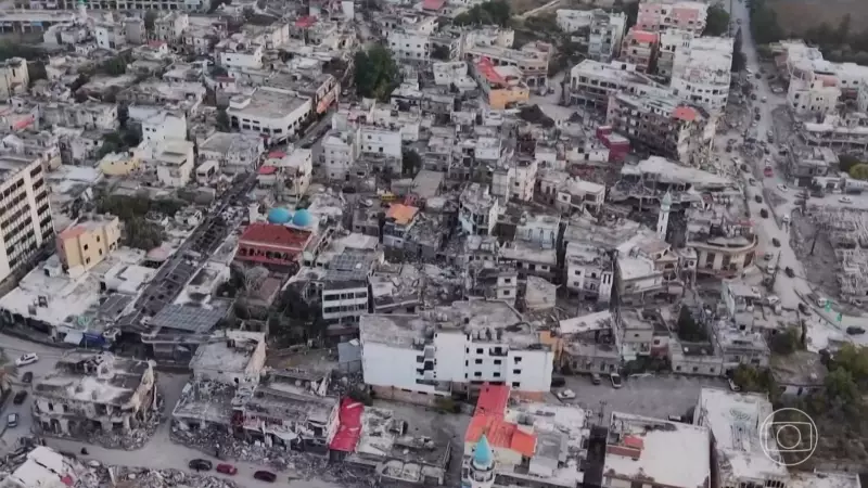 Israel ataca chefe do Hezbollah em Beirute; dezenas ficam feridos