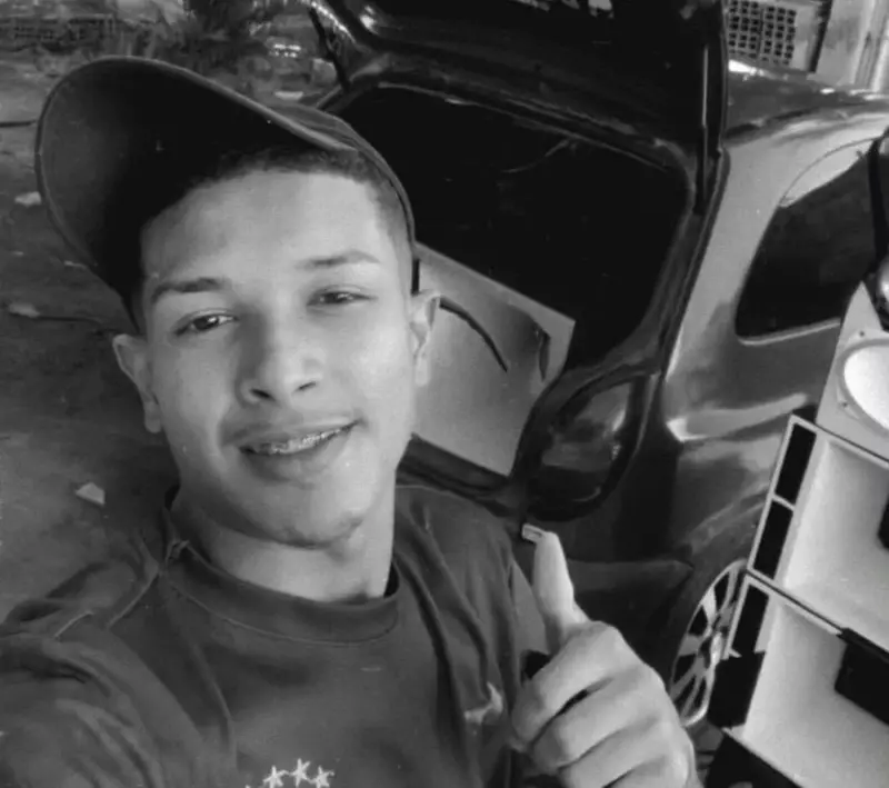 Jovem de 18 anos morre em colisão frontal com caminhão na BR-101