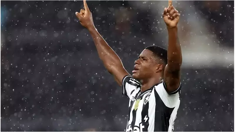 Kadir brilha com dois gols e Botafogo vence Sport nos acréscimos