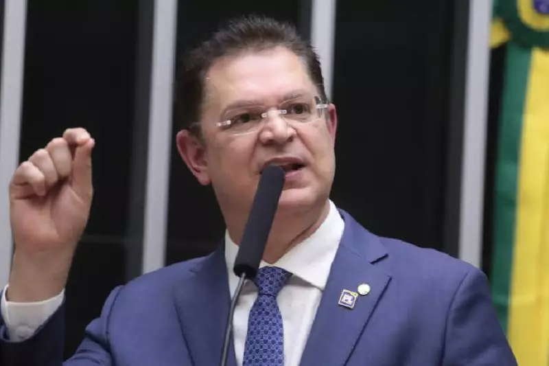Líder do PL convoca parlamentares após prisão de Bolsonaro