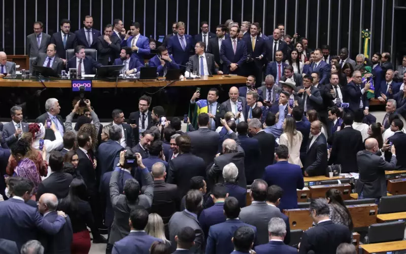 Licença-paternidade aumenta para 20 dias: veja as novas regras aprovadas pela Câmara