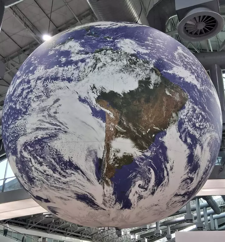 Lula chega à COP30 em Belém para mediar negociações climáticas